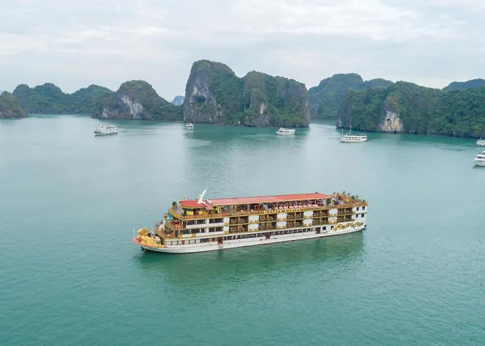 Golden Cruise Khách sạn 5*